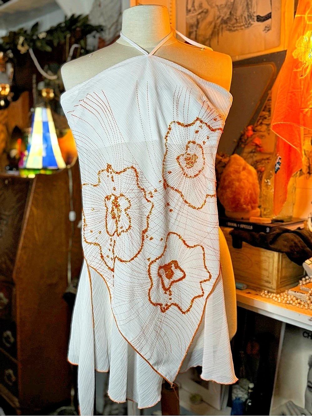 Choices Floral Embellished Tunic in White & Orange Size Small Like N